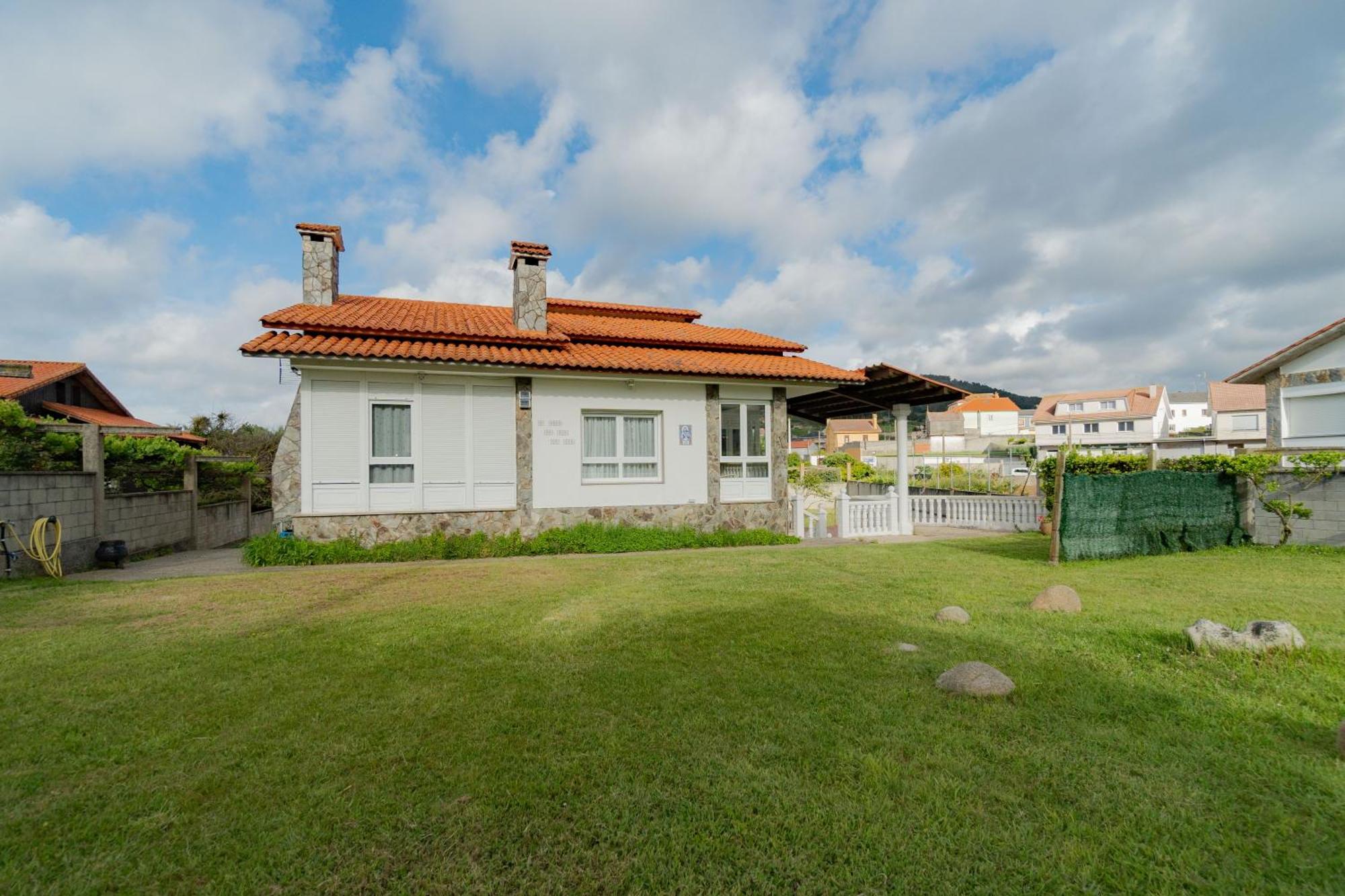 Chalet Areo Do Rio - Playa De Razo Екстериор снимка